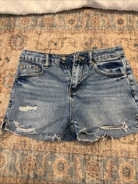 Tractr Distressed Denim Shorts in Faded Blue